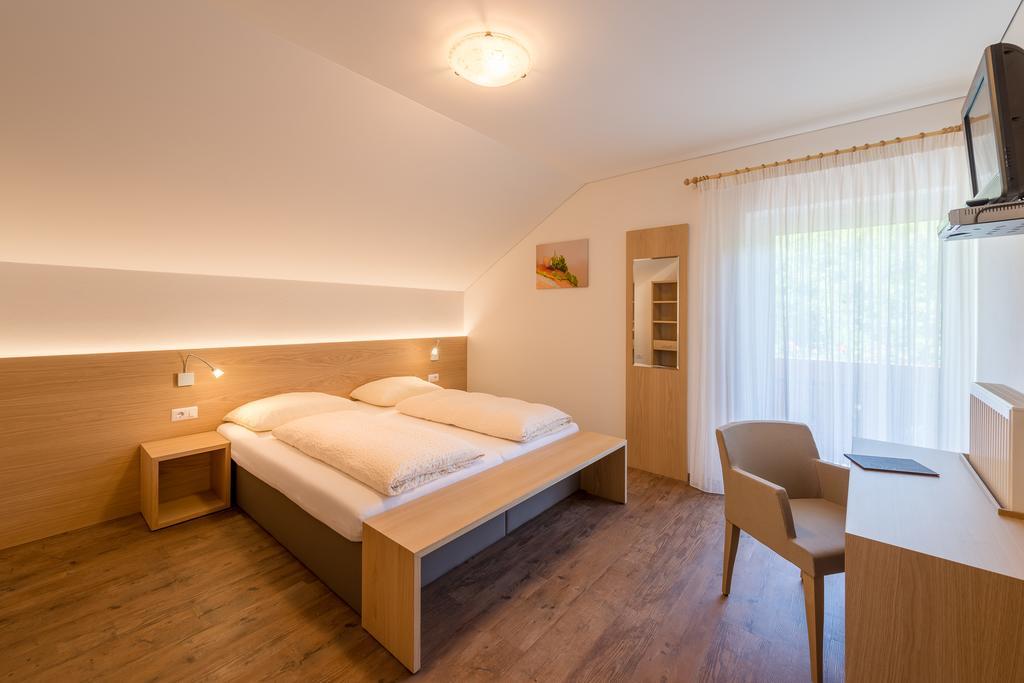 Pension Etschblick B&B Frangarto Buitenkant foto