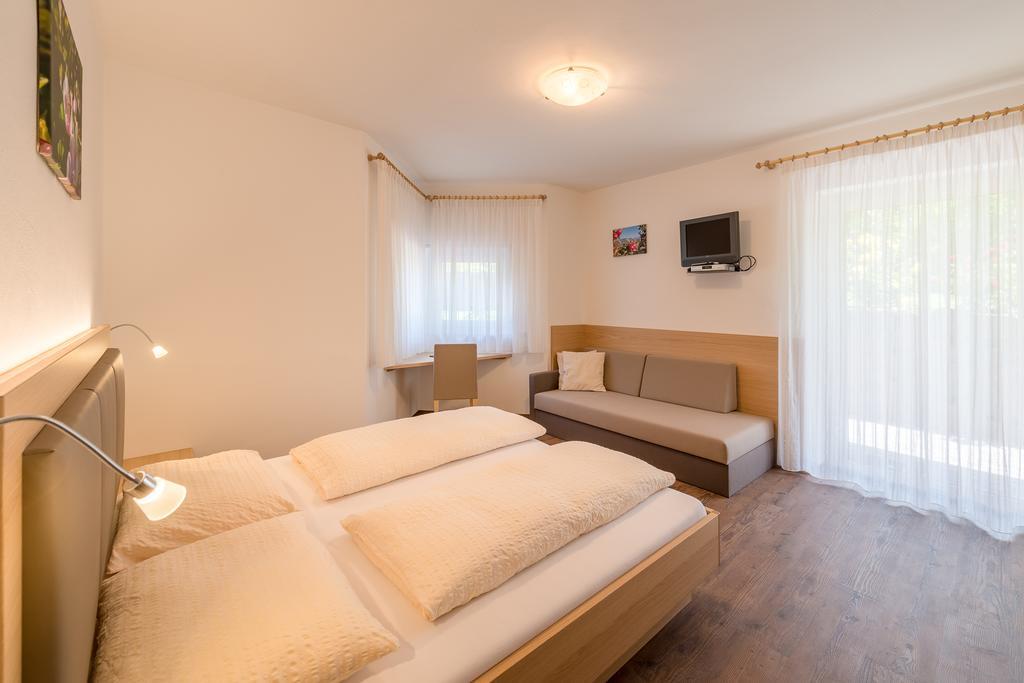 Pension Etschblick B&B Frangarto Buitenkant foto