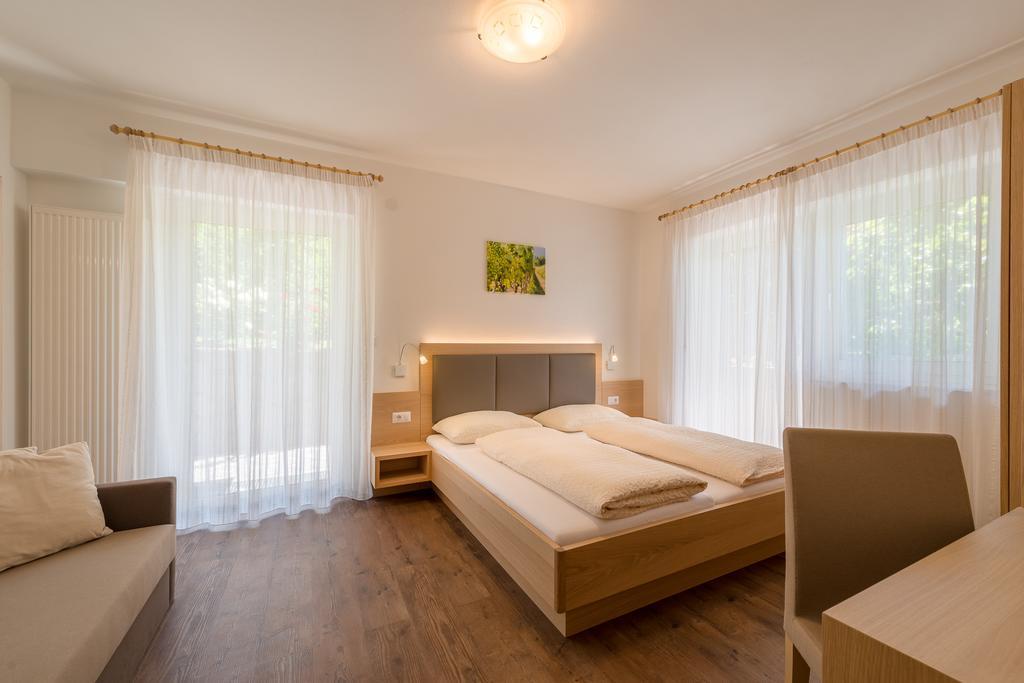 Pension Etschblick B&B Frangarto Buitenkant foto